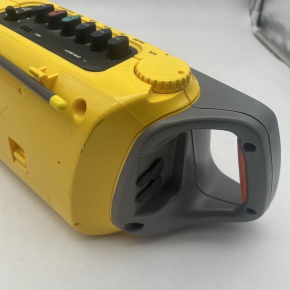 Vintage Sony Sports CFM-104 Yellow Boombox AM/FM Radio Cassette Tested Unit only - Picture 6 of 9